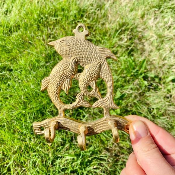 Brass Fish Family Key Holder - Picture 1 of 2